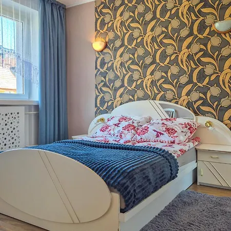 2 Bedroom Cozy Home In Szczecin